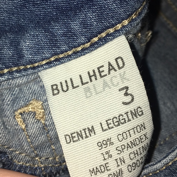 Bullhead black size 3 jeans. - Picture 4 of 5